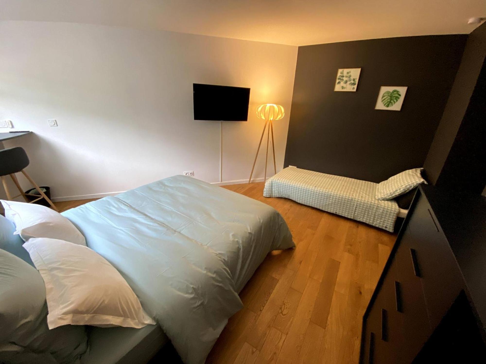 Au 10 Bed & Breakfast Luisant Szoba fotó
